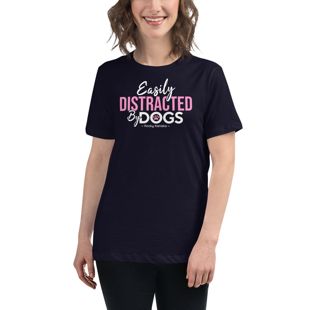 Easily Distracted by Dogs: Women's Relaxed T-Shirt pink